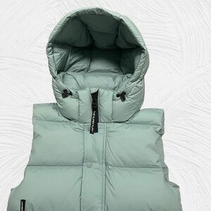 Aritzia Super Puff Vest Size Small In Phyto Green